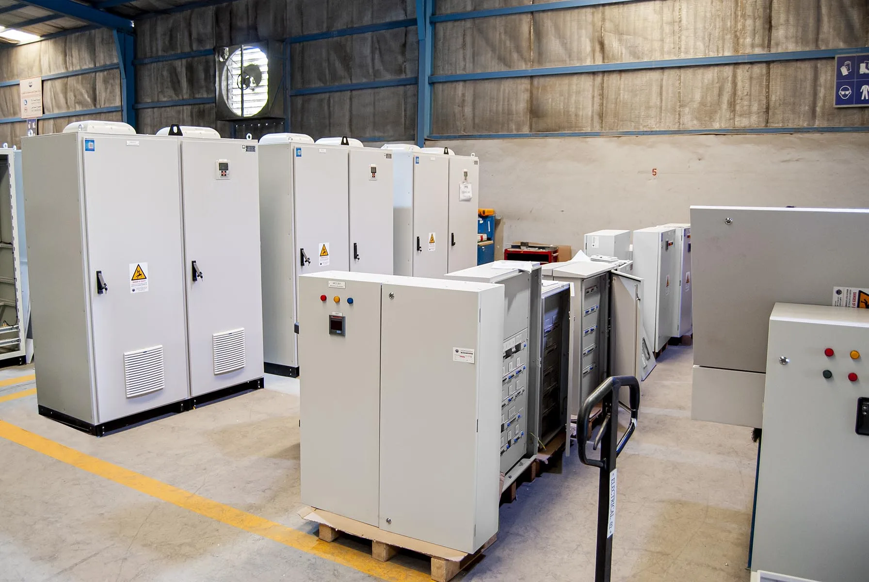 Power factor correction and low voltage panel boards for the Luxury Hotel