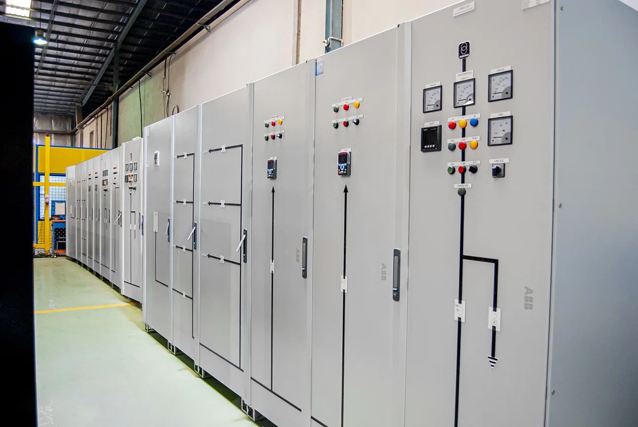 Automatic Power Factor Correction System for Shopping and Entertainment Mall