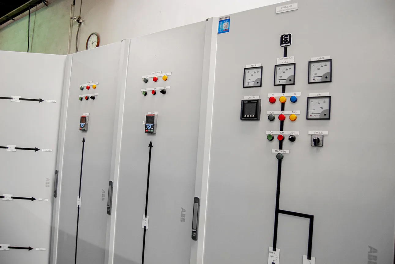 Automatic Power Factor Correction System for Shopping and Entertainment Mall
