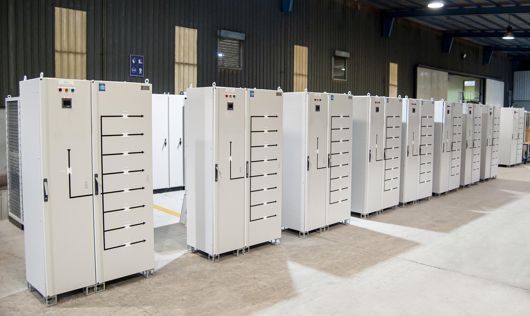 Low voltage switchboard and switchgear for Al Inma Bank Headquarters project