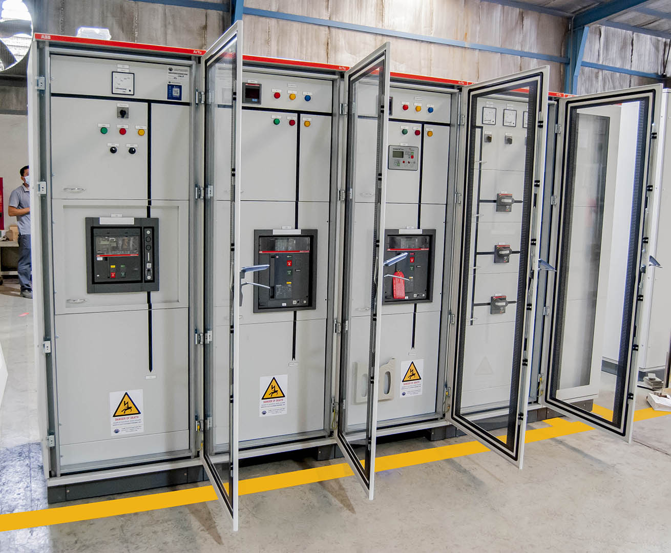Synchronization Panel Board manufactured by EAMFCO in Saudi Arabia